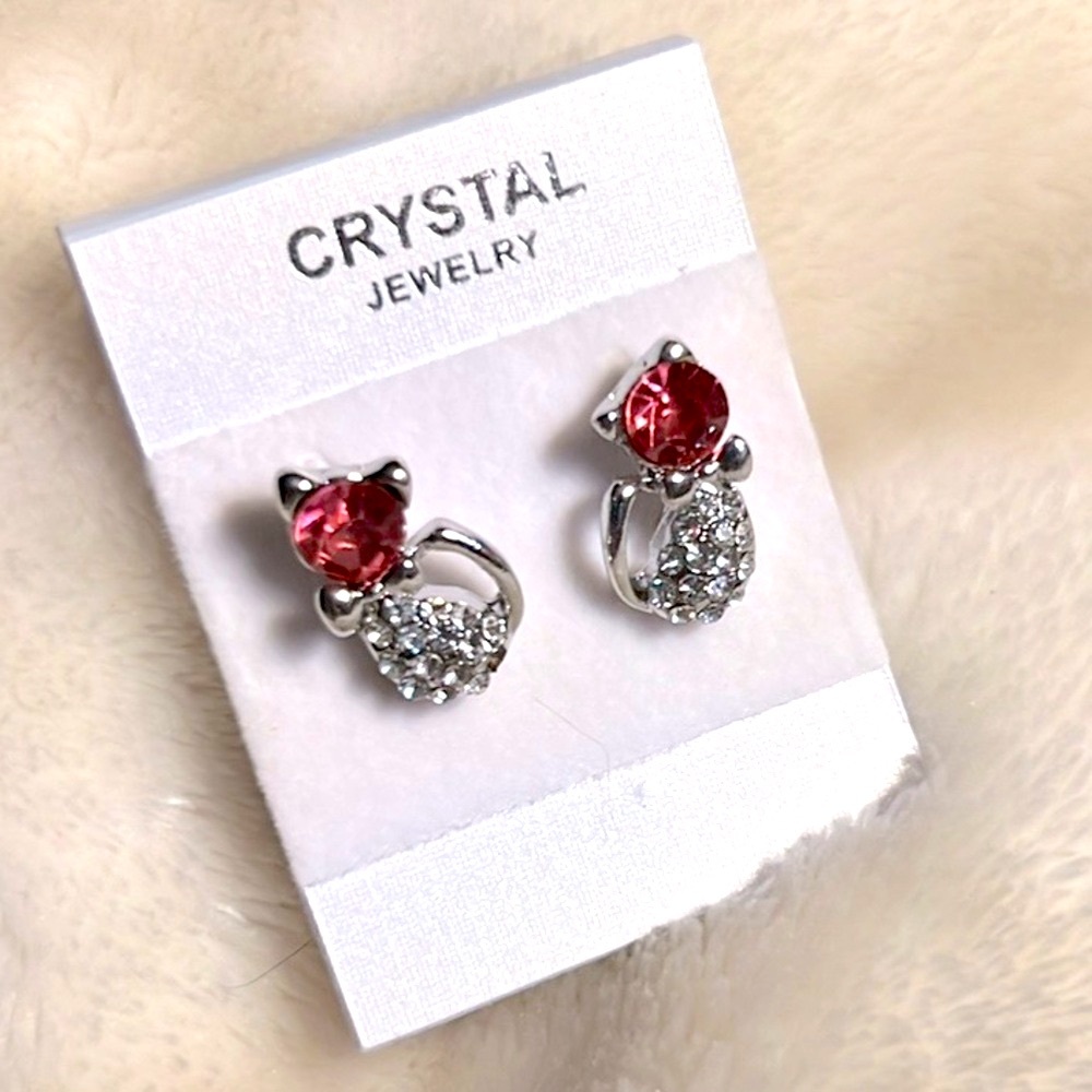 NEW! 🐈💗🐈⬛ DEEP PINK & WHITE CRYSTAL EMBELLISHED KITTY CAT PIERCED STUD EARRINGS
